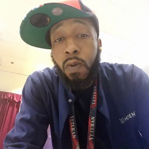 Meet your Posher, Derrick